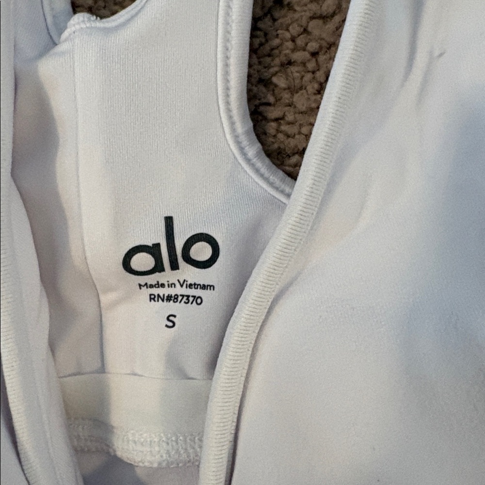 ALO Wild Thing Bra - Picture 2 of 4